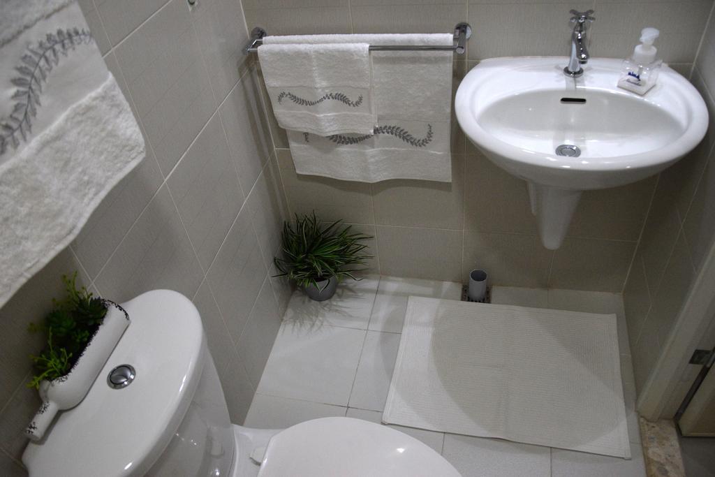 Jazz Makati Luxury Apartment Маніла Екстер'єр фото