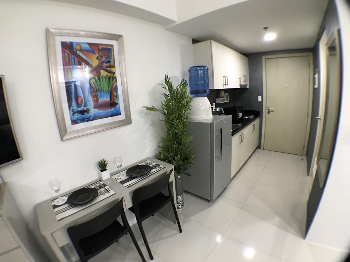 Jazz Makati Luxury Apartment Маніла Екстер'єр фото