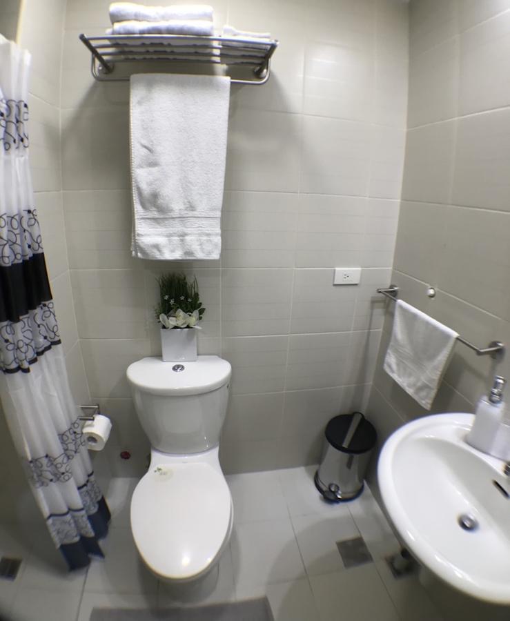 Jazz Makati Luxury Apartment Маніла Екстер'єр фото